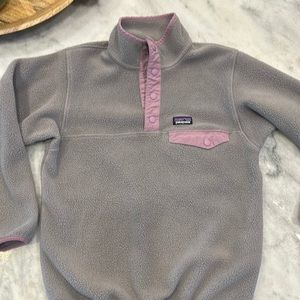 Great used condition. Patagonia girls fleece pullover. Girls size medium 10.